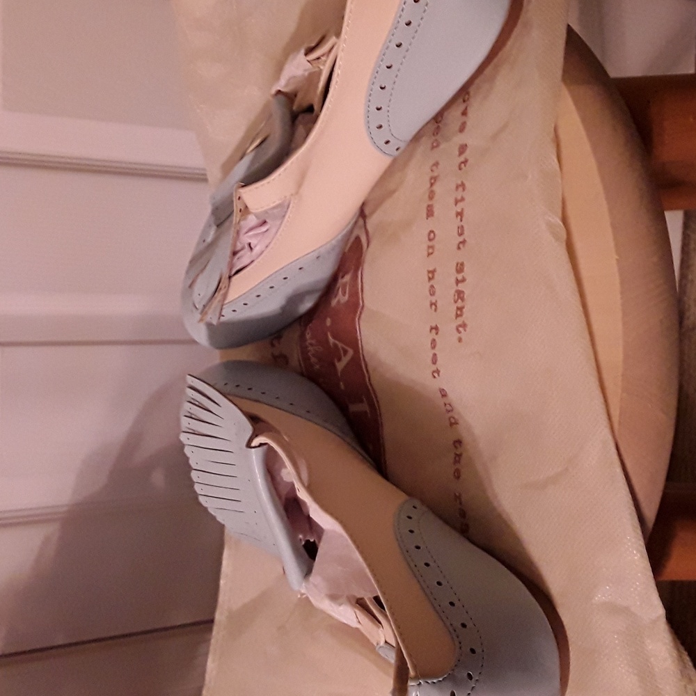 Shoes - Picture 2 of 3